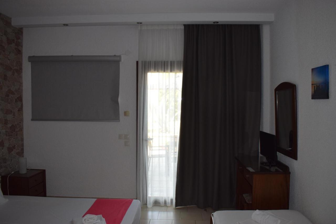 Villa Madeleine Tower View Néa Fókaia Extérieur photo